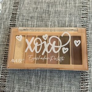 Amuse XOXO Eyeshadow Palette